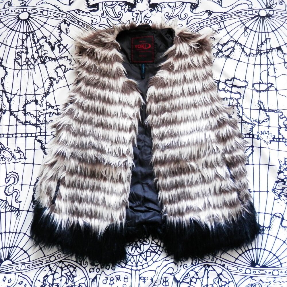 ✨ Yoki || Y2K Faux Fur Vest